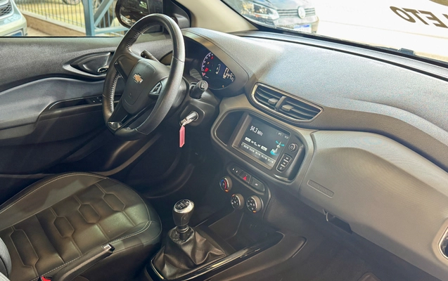 imagem-https://www.socarrao.com.br/sc-vehicle-images-prod/3469702/1788206666718-17787a50a5a545fc926996218d05e056_1787746359487.jpg
