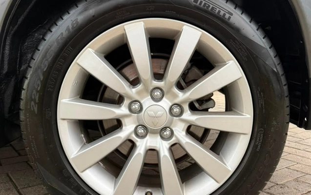 imagem-https://www.socarrao.com.br/sc-vehicle-images-prod/3469735/1787836454013-12d5102e-e1cb-46d5-a702-205c6ce58df9.jpg