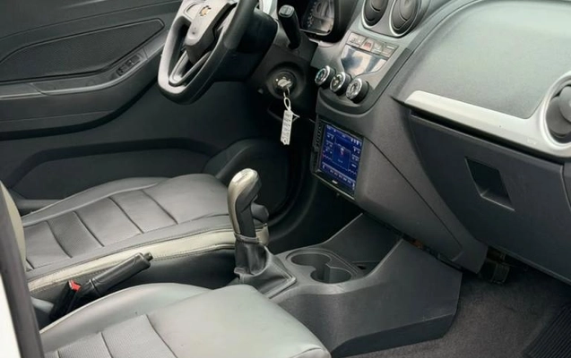 imagem-https://www.socarrao.com.br/sc-vehicle-images-prod/3469741/1787836547092-69406a903639928cc.jpeg