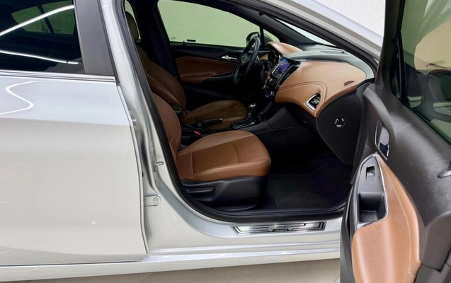 imagem-https://www.socarrao.com.br/sc-vehicle-images-prod/3469779/1787838206471-8421690_18_B_083f05e3fa.jpeg