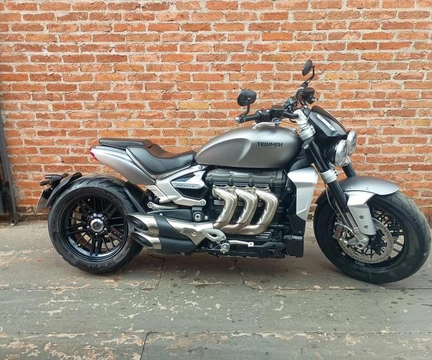 TRIUMPH ROCKET III R 2500cc 2023 Cinza — foto 1 de 3