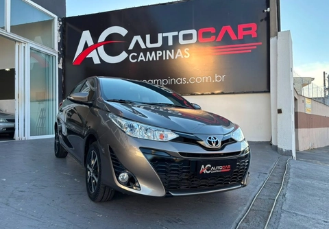 Toyota Yaris 2020 Cinza — foto 1 de 3