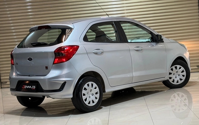 imagem-https://www.socarrao.com.br/sc-vehicle-images-prod/3470109/1787837348673-xle7brAycJmahxqhr4zNMdjs7OEvye8F.jpg