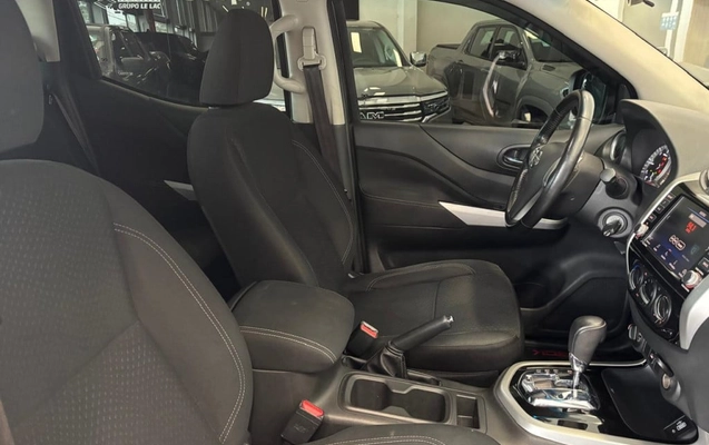 imagem-https://www.socarrao.com.br/sc-vehicle-images-prod/3470358/1788464414583-vehicle_image_1788009344_052c4c0b766e70b33eb1342495e0cf9d.jpeg