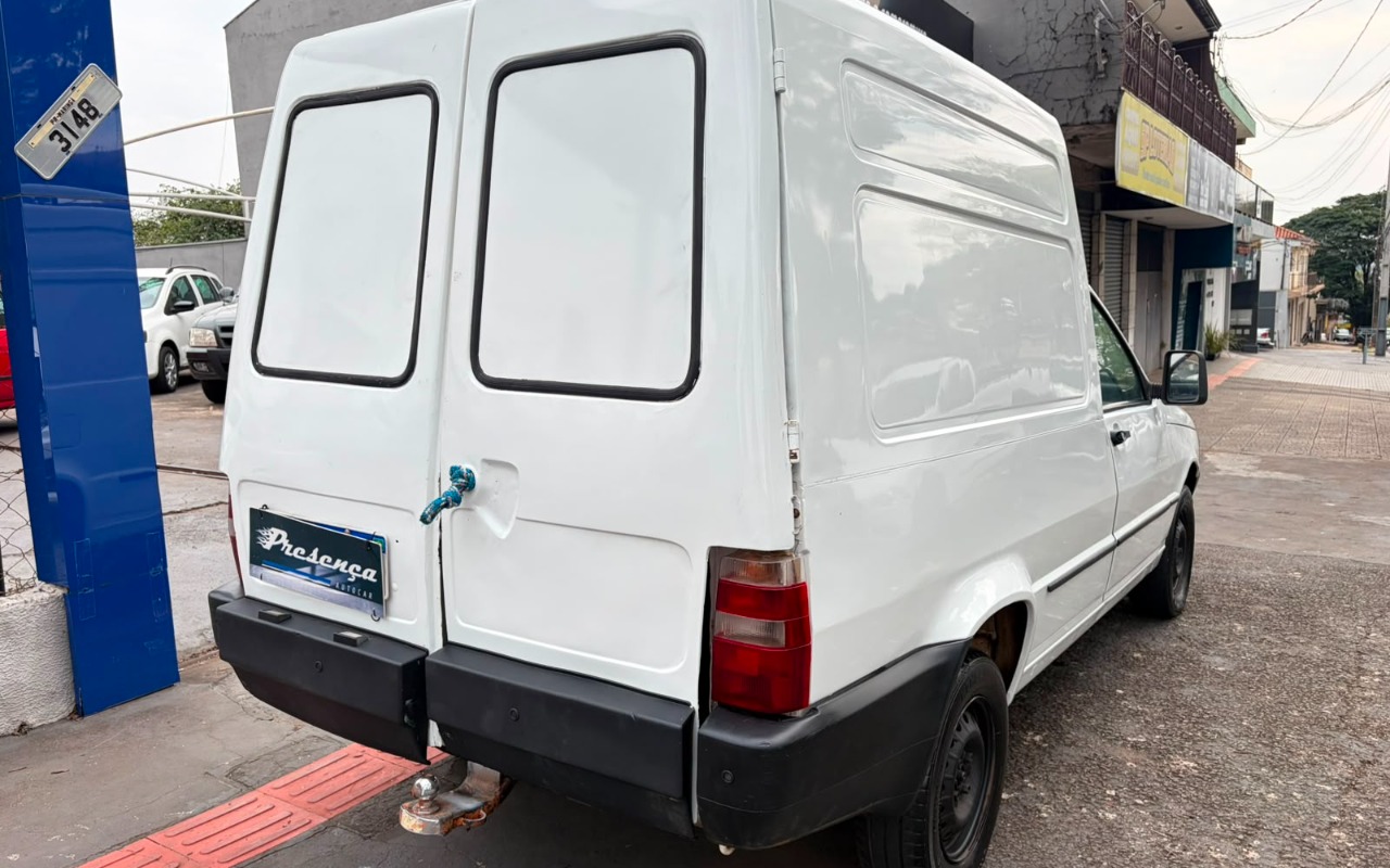 imagem-https://www.socarrao.com.br/sc-vehicle-images-prod/3470432/1787838504423-YjY4YzJlMjUtNTllNS00MmI4LWE0YjMtNGI1N2ZkODZhODk2LmpwZw.jpg