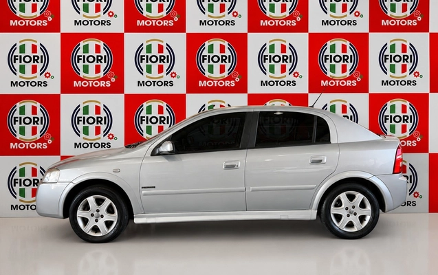 imagem-https://www.socarrao.com.br/sc-vehicle-images-prod/3471379/1787841207366-d5542c48-16fb-49a4-8422-b2c37eee66ca.jpg