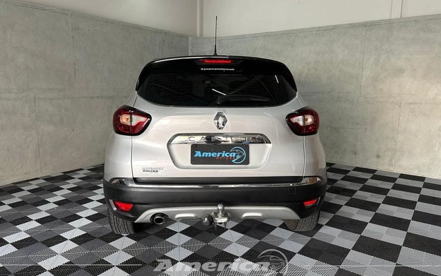 imagem-https://www.socarrao.com.br/sc-vehicle-images-prod/3471707/1789137766349-8419053_13_B_7fd88ba2cc.jpeg