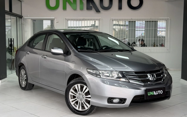 imagem-https://www.socarrao.com.br/sc-vehicle-images-prod/3472176/1787842935481-003_4e95adc1dd01d7d583527bdf45bffd22.jpeg