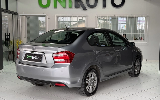 imagem-https://www.socarrao.com.br/sc-vehicle-images-prod/3472176/1787842935487-003_e53f5742cdf45a9e00bae5e7d21ccab0.jpeg