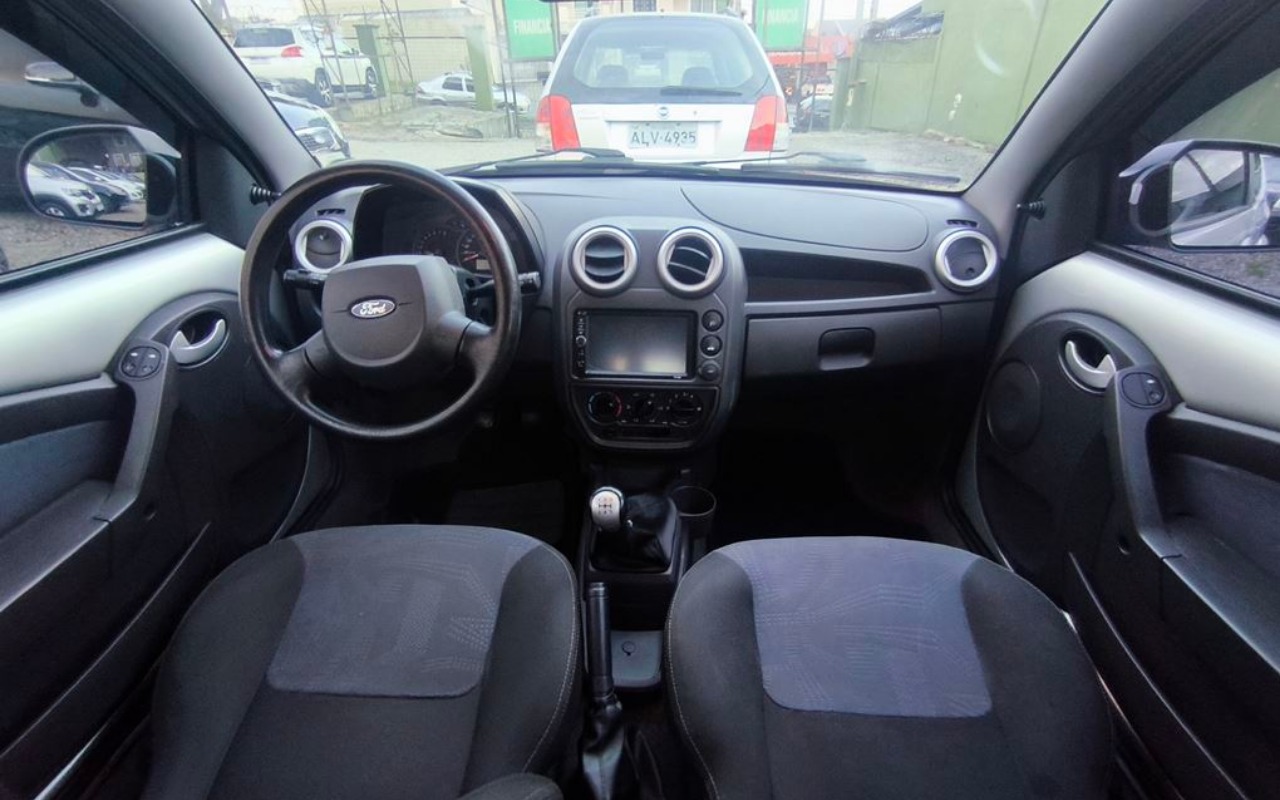 imagem-https://www.socarrao.com.br/sc-vehicle-images-prod/3472387/1788284604212-SU1HXzIwMjYwODI4XzE3NDYyOSAoQ29weSkuanBn.jpg