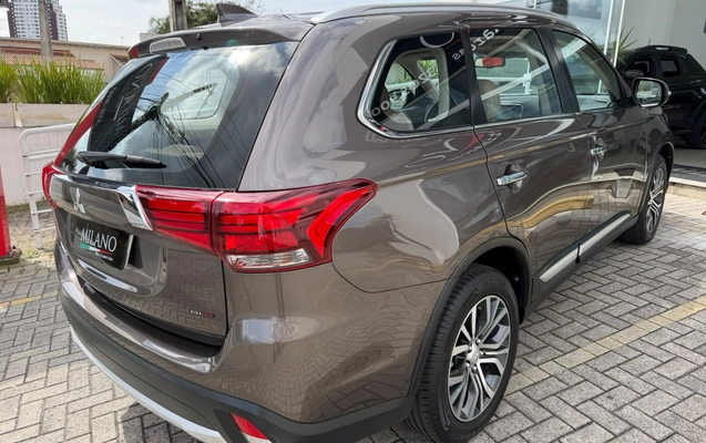 imagem-https://www.socarrao.com.br/sc-vehicle-images-prod/3473880/1787848011794-003_658195354de1cb5be550c79d33d10145.jpeg