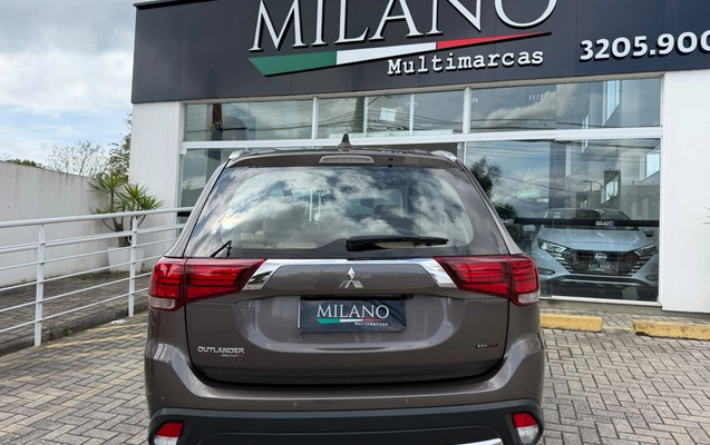 imagem-https://www.socarrao.com.br/sc-vehicle-images-prod/3473880/1787848011796-003_432b105dd98ee9a8ebe9ef3eb4c5e5f9.jpeg