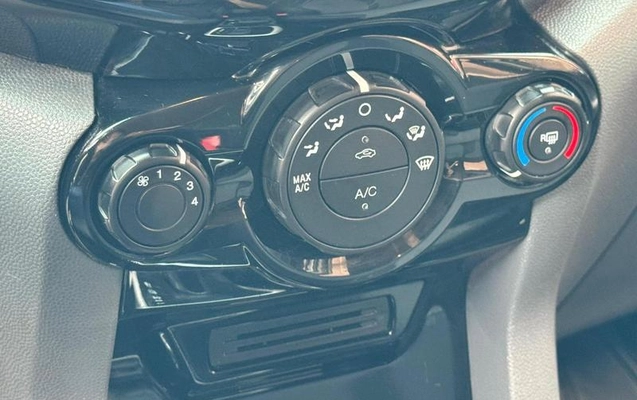 imagem-https://www.socarrao.com.br/sc-vehicle-images-prod/3474711/1789132550180-8418986_7_B_bf49c81830.jpeg