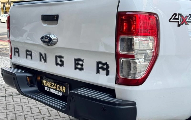 imagem-https://www.socarrao.com.br/sc-vehicle-images-prod/3474769/1789488669029-8422420_18_B_5b7ab3de22.jpeg