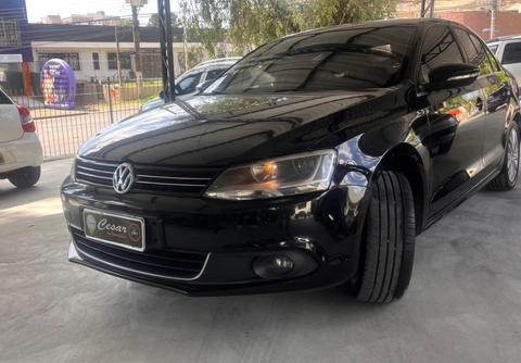 Volkswagen Jetta 2014 Preto — foto 1 de 3