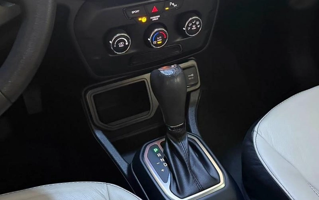 imagem-https://www.socarrao.com.br/sc-vehicle-images-prod/3475075/1789563238386-8421210_2_B_be7777621d.jpeg