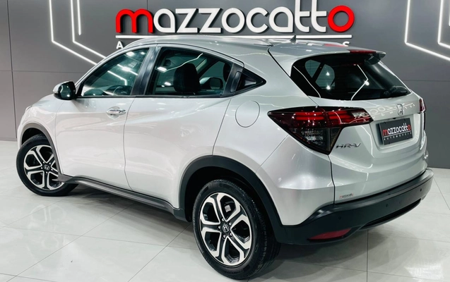 imagem-https://www.socarrao.com.br/sc-vehicle-images-prod/3475162/1787852060440-003_4c1a2f2d6522697efba8006ca48ba3fc.jpeg