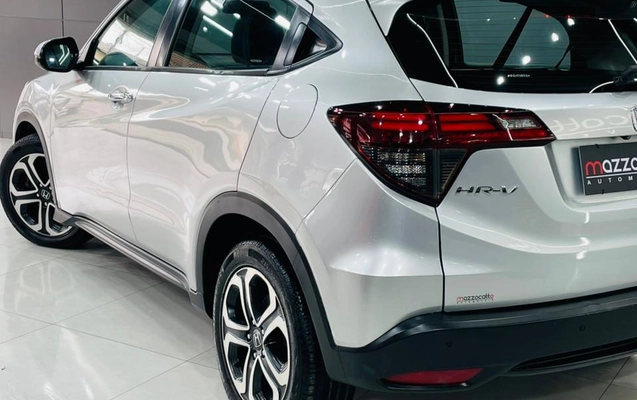 imagem-https://www.socarrao.com.br/sc-vehicle-images-prod/3475162/1787852060442-003_ff568f3af978fff4e4283d504aa6dd76.jpeg
