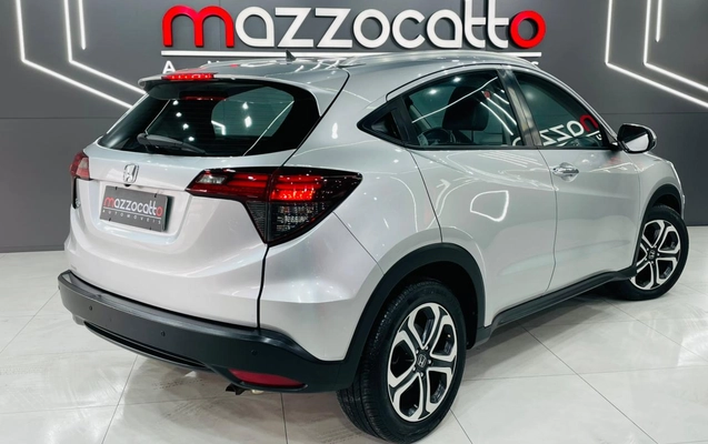 imagem-https://www.socarrao.com.br/sc-vehicle-images-prod/3475162/1787852060446-003_753649a80096538942d09dbf95478f9d.jpeg