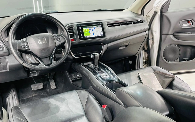 imagem-https://www.socarrao.com.br/sc-vehicle-images-prod/3475162/1787852060452-003_9164c37380684ca64c8c2ca3552ce0fc.jpeg