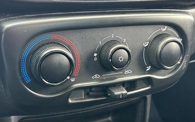 imagem-https://www.socarrao.com.br/sc-vehicle-images-prod/3475317/1787853437561-8358307_3_B_a8deab422c.jpeg