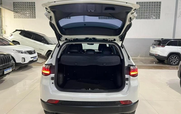 imagem-https://www.socarrao.com.br/sc-vehicle-images-prod/3475594/1787854056591-8372198_5_B_560f247198.jpeg