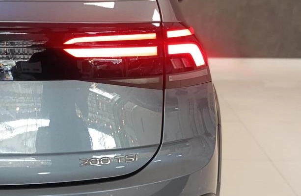 imagem-https://www.socarrao.com.br/sc-vehicle-images-prod/3475749/1788185377338-8302548_0_B_a444d46874.jpeg