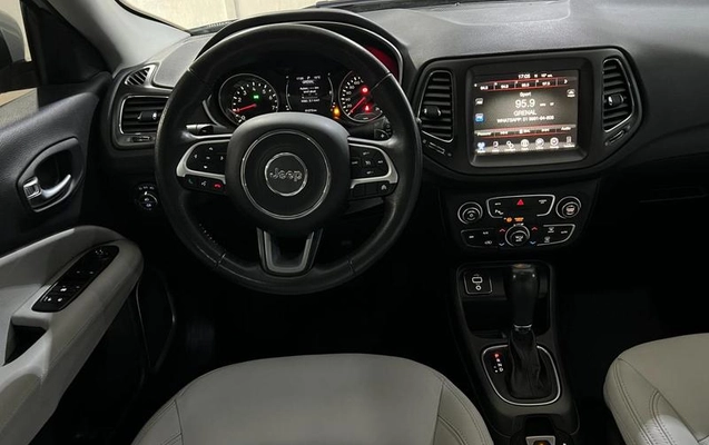 imagem-https://www.socarrao.com.br/sc-vehicle-images-prod/3475809/1787855398745-8341638_11_B_5608c616c2.jpeg