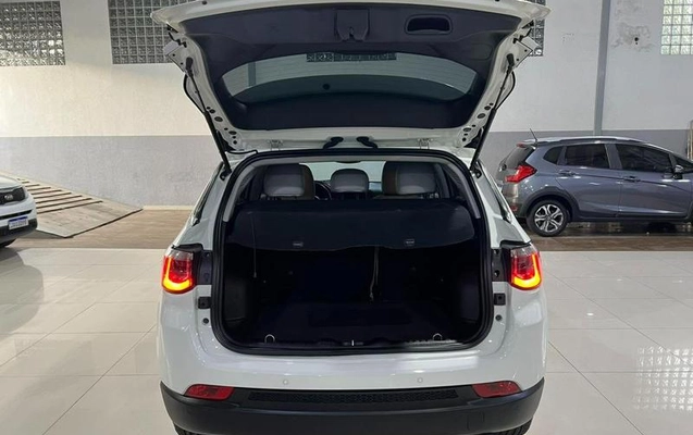 imagem-https://www.socarrao.com.br/sc-vehicle-images-prod/3475809/1787855398765-8341638_5_B_94bd01981c.jpeg