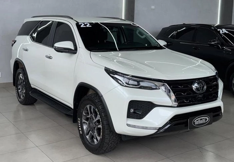 Toyota Hilux SW4 2022 Branco — foto 1 de 3