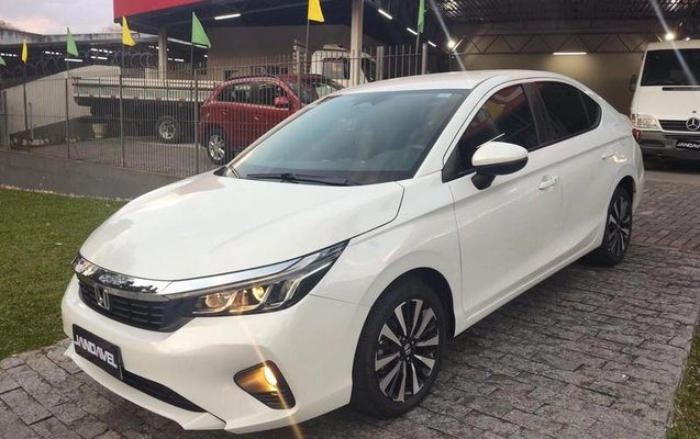 imagem-https://www.socarrao.com.br/sc-vehicle-images-prod/3475943/1789564886170-8423890_0_B_ce5746e9dd.jpeg