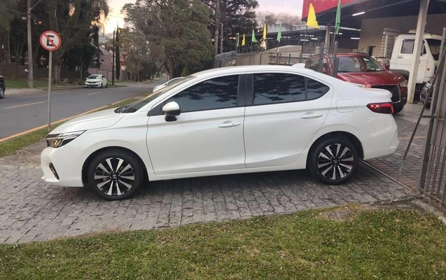 imagem-https://www.socarrao.com.br/sc-vehicle-images-prod/3475943/1789564886174-8423890_8_B_4f27bce527.jpeg