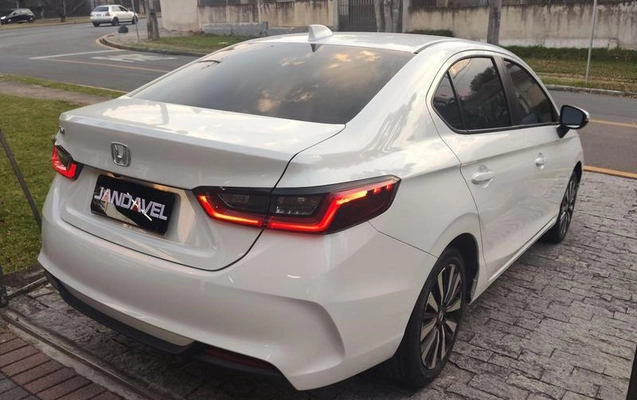 imagem-https://www.socarrao.com.br/sc-vehicle-images-prod/3475943/1789564886179-8423890_0_B_104c715f36.jpeg