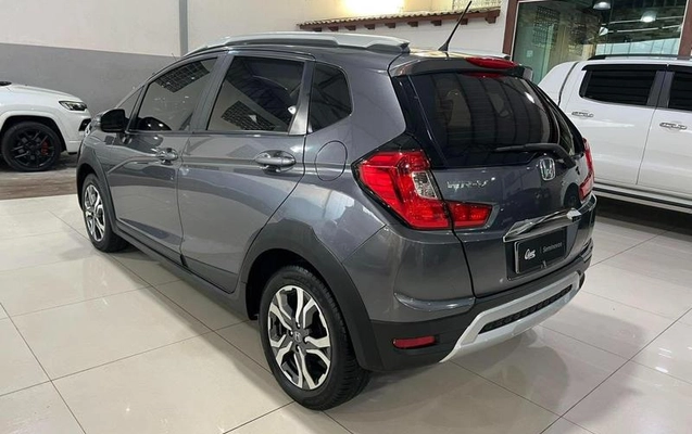 imagem-https://www.socarrao.com.br/sc-vehicle-images-prod/3476047/1787856300903-8409652_0_B_83d219913a.jpeg