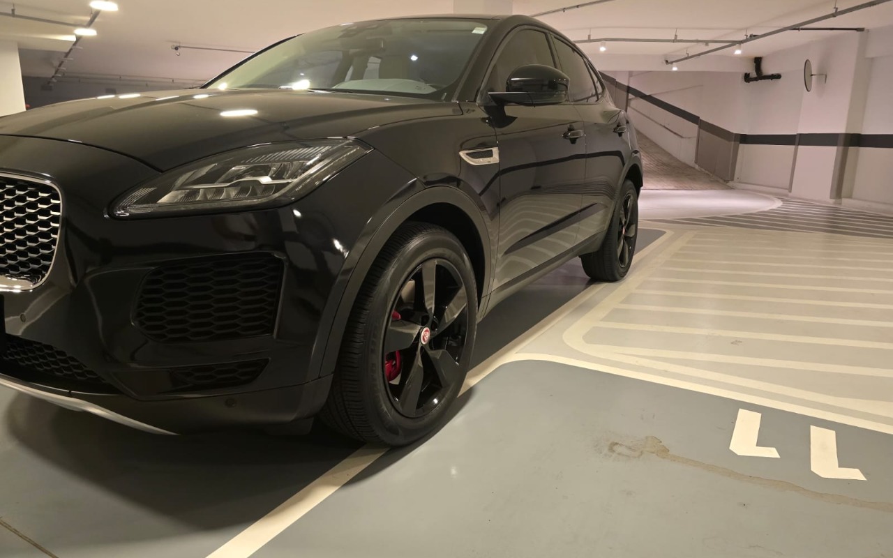 Jaguar E-Pace 2018 Preto — foto 1 de 3