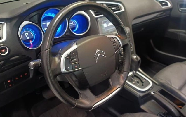 imagem-https://www.socarrao.com.br/sc-vehicle-images-prod/3476239/1787856817766-8270080_1_B_8dee847614.jpeg