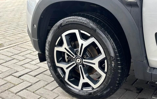 imagem-https://www.socarrao.com.br/sc-vehicle-images-prod/3476362/1787857295393-409f98a6-e447-4822-8cce-53dd132fee9b.jpg