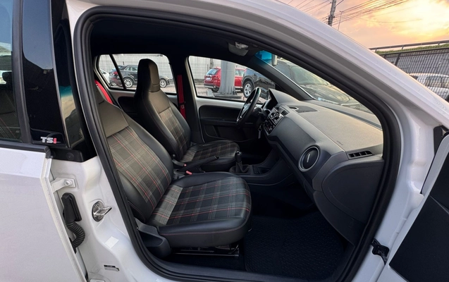 imagem-https://www.socarrao.com.br/sc-vehicle-images-prod/3476475/1787857436389-003_6c577edc26687a95b5ecbb1a7de98be3.jpeg