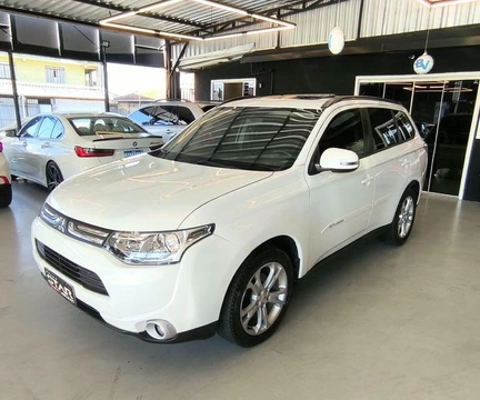 Mitsubishi OUTLANDER 2.0 16V 160cv Aut. 2014 Branco — foto 1 de 3