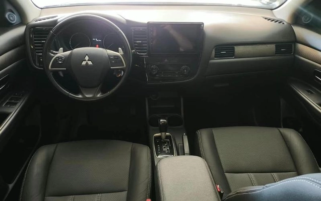 imagem-https://www.socarrao.com.br/sc-vehicle-images-prod/3476561/1787857539965-8175675_12_B_e37c6e932c.jpeg