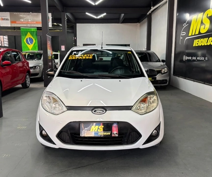 Ford Fiesta 2014 Branco — foto 1 de 3