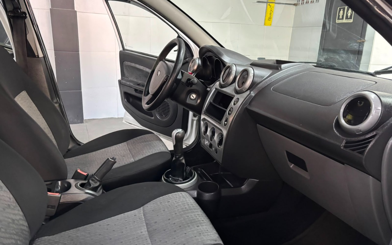 imagem-https://www.socarrao.com.br/sc-vehicle-images-prod/3477033/1787858999854-V2hhdHNBcHAgSW1hZ2UgMjAyNi0wOC0yNCBhdCAwOC41Ny40MCAoMSkuanBlZw.jpeg