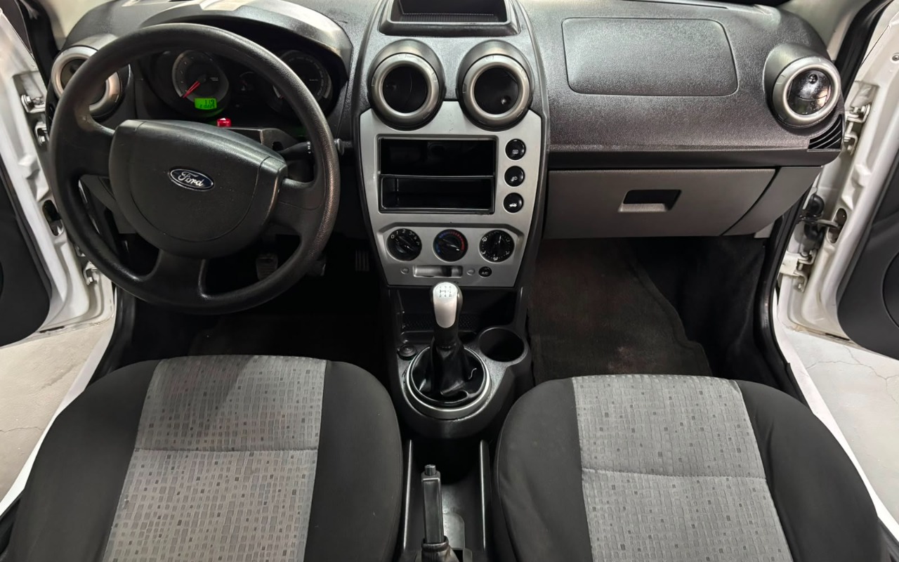 imagem-https://www.socarrao.com.br/sc-vehicle-images-prod/3477033/1787859000045-V2hhdHNBcHAgSW1hZ2UgMjAyNi0wOC0yNCBhdCAwOC41Ny40MSAoMSkuanBlZw.jpeg