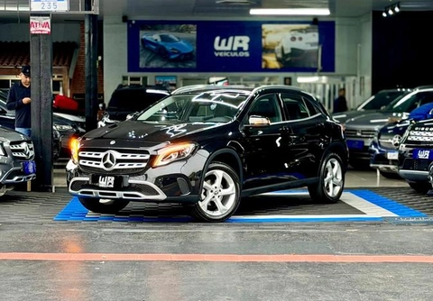 Mercedes-Benz GLA 200 2018 Preto — foto 1 de 3
