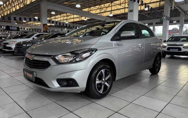 imagem-https://www.socarrao.com.br/sc-vehicle-images-prod/3477173/1789309114981-8413976_2_B_0906e81e11.jpeg