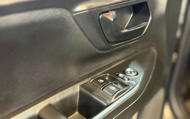 imagem-https://www.socarrao.com.br/sc-vehicle-images-prod/3477443/1789564150843-8232572_5_B_4bca07cef9.jpeg
