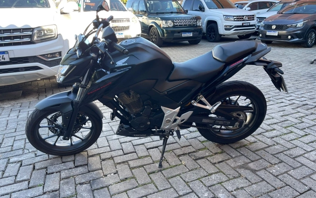 imagem-https://www.socarrao.com.br/sc-vehicle-images-prod/3477611/1787860760517-V2hhdHNBcHAgSW1hZ2UgMjAyNi0wNS0xMiBhdCAxNC40MS41Ni5qcGVn.jpeg