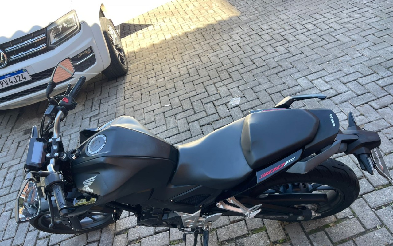 imagem-https://www.socarrao.com.br/sc-vehicle-images-prod/3477611/1787860760811-V2hhdHNBcHAgSW1hZ2UgMjAyNi0wNS0xMiBhdCAxNC40MS41NyAoMikuanBlZw.jpeg