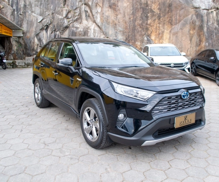 Toyota RAV4 2021 Preto — foto 1 de 3