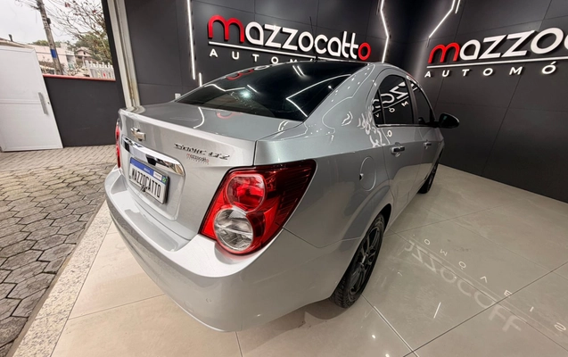 imagem-https://www.socarrao.com.br/sc-vehicle-images-prod/3477786/1787861269122-003_583b46e64f206390274ad5667793036e.jpeg